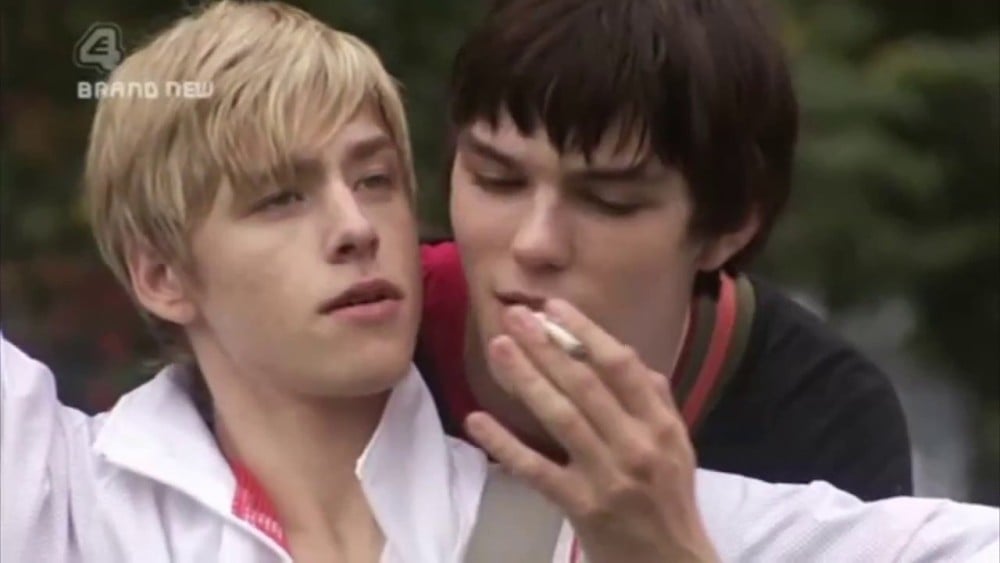 Skins Maxxie and tony smoking