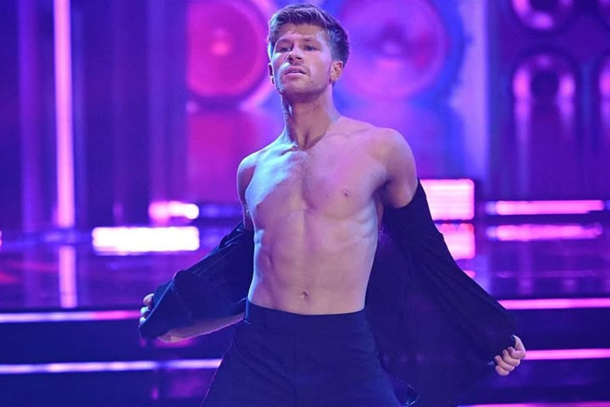 Robert Irwin DWTS shirt