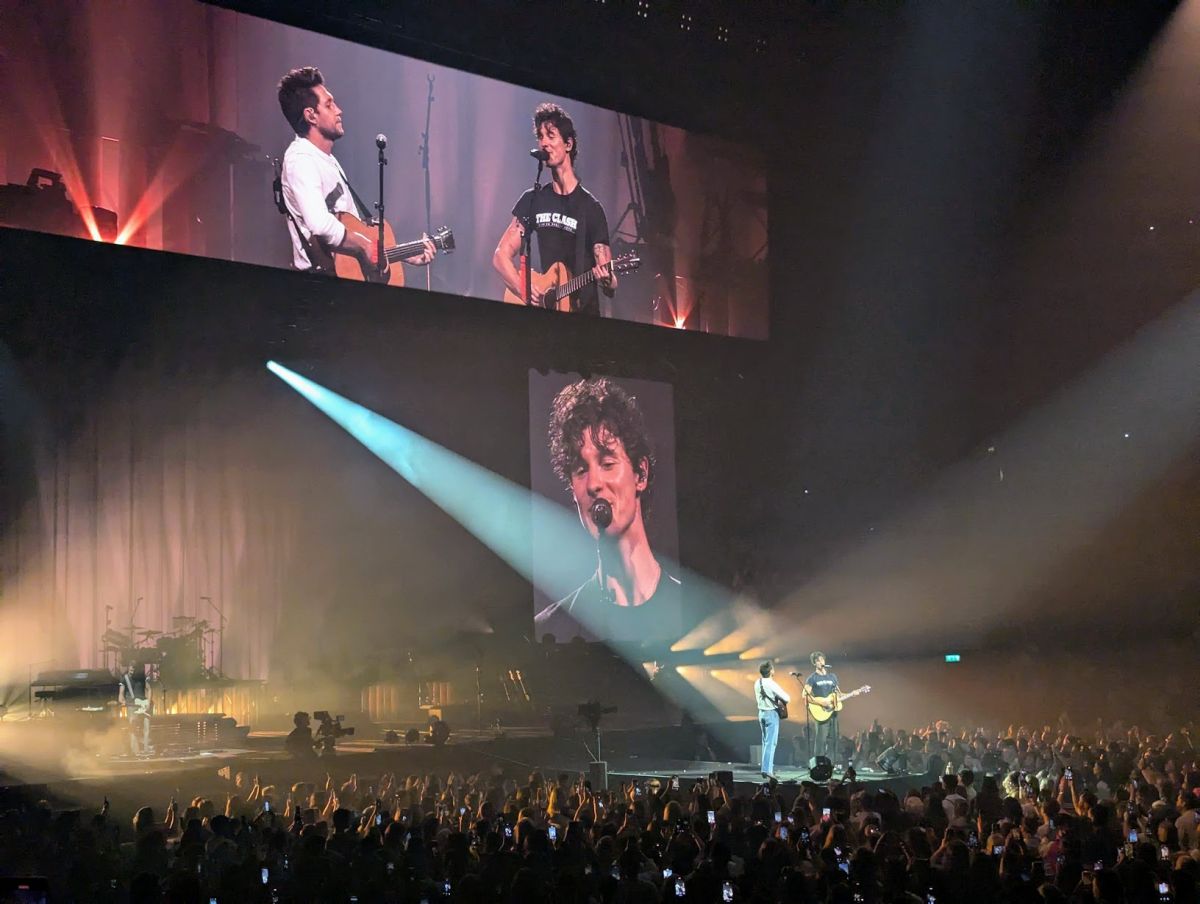 Shawn Mendes and Niall Horan O2 London